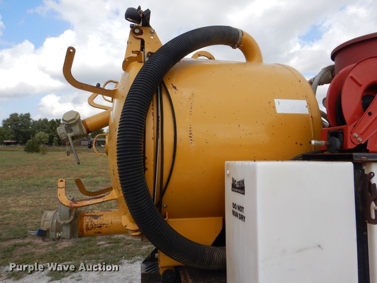 image for item GM9214 2012 Ford F550 Super Duty  vacuum truck