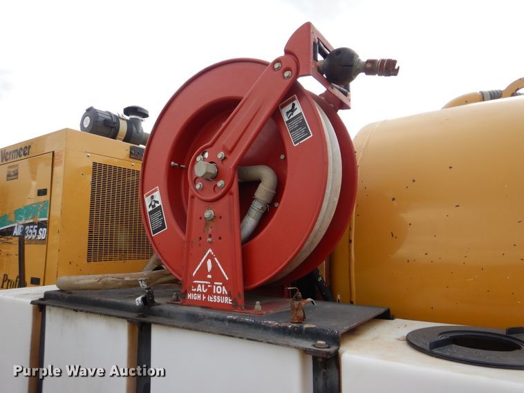 image for item GM9214 2012 Ford F550 Super Duty  vacuum truck