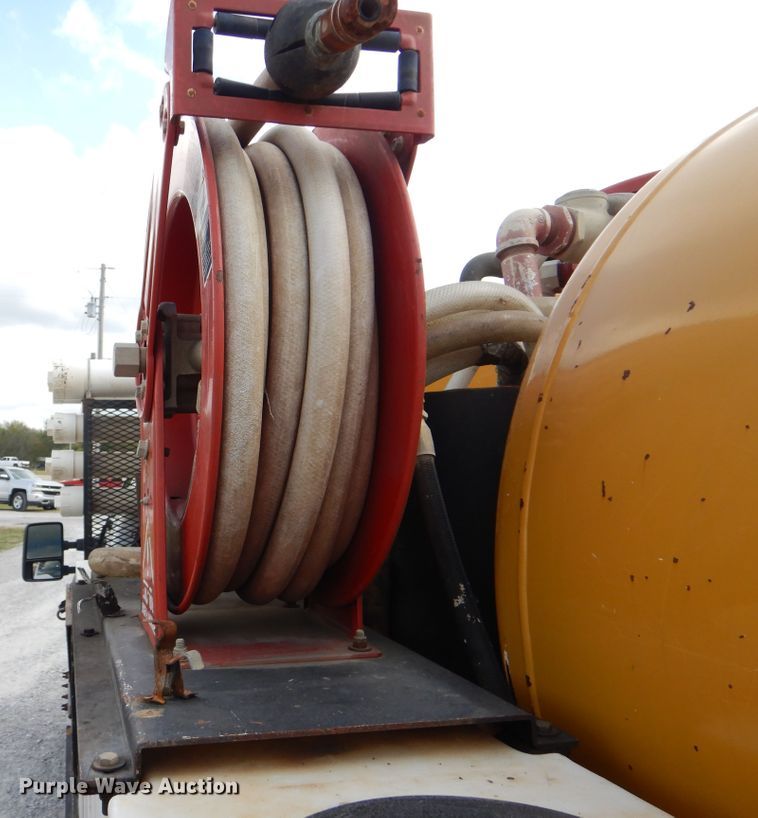 image for item GM9214 2012 Ford F550 Super Duty  vacuum truck