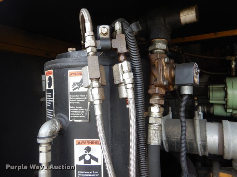 image for item GM9214 2012 Ford F550 Super Duty  vacuum truck