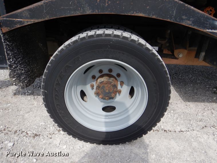 image for item GM9214 2012 Ford F550 Super Duty  vacuum truck