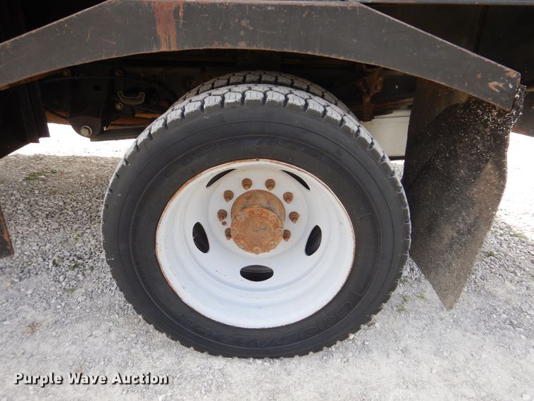 image for item GM9214 2012 Ford F550 Super Duty  vacuum truck