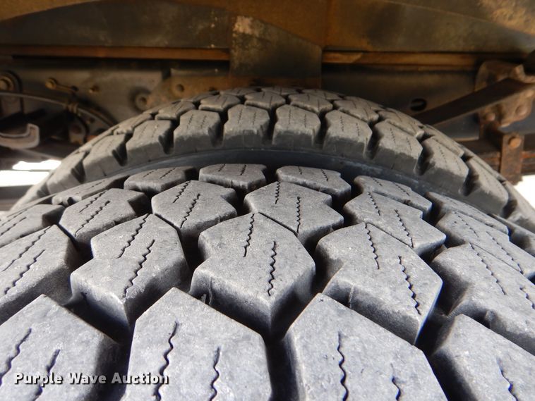 image for item GM9214 2012 Ford F550 Super Duty  vacuum truck