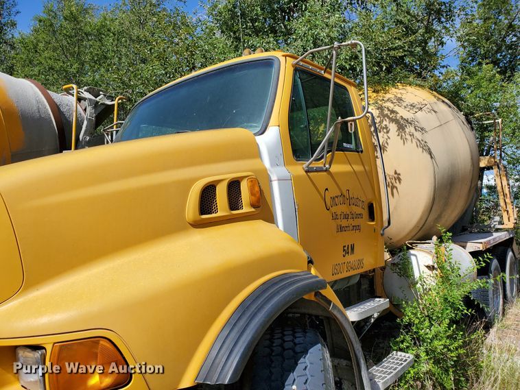 image for item GM9296 1998 Ford LT8000  ready mix truck