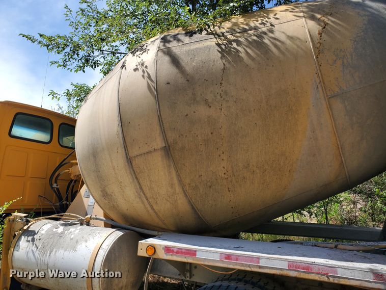 image for item GM9296 1998 Ford LT8000  ready mix truck