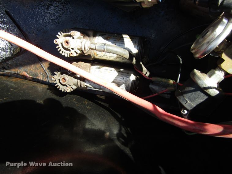 image for item GQ9173 2012 Air Tow T14-12 equipment trailer