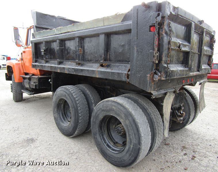 image for item GQ9190 1994 Ford LT9000  dump truck