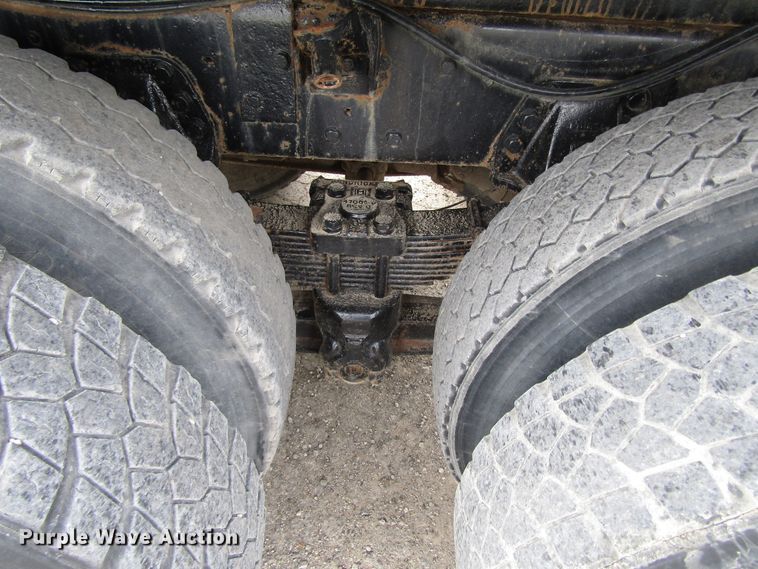 image for item GQ9190 1994 Ford LT9000  dump truck