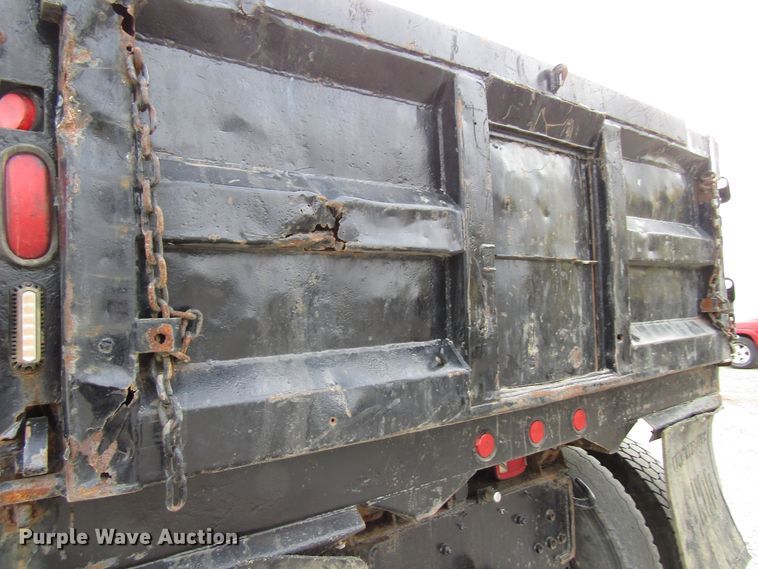 image for item GQ9190 1994 Ford LT9000  dump truck