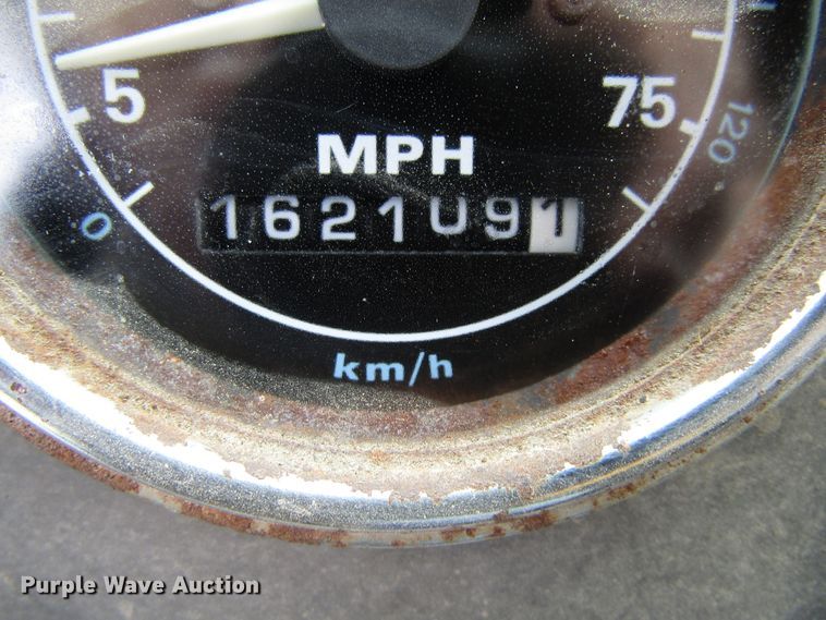 image for item GQ9190 1994 Ford LT9000  dump truck