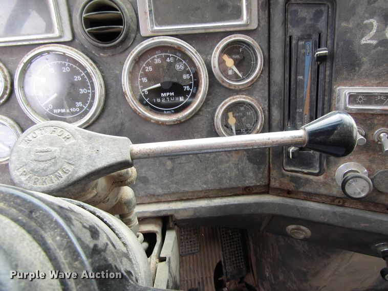 image for item GQ9190 1994 Ford LT9000  dump truck