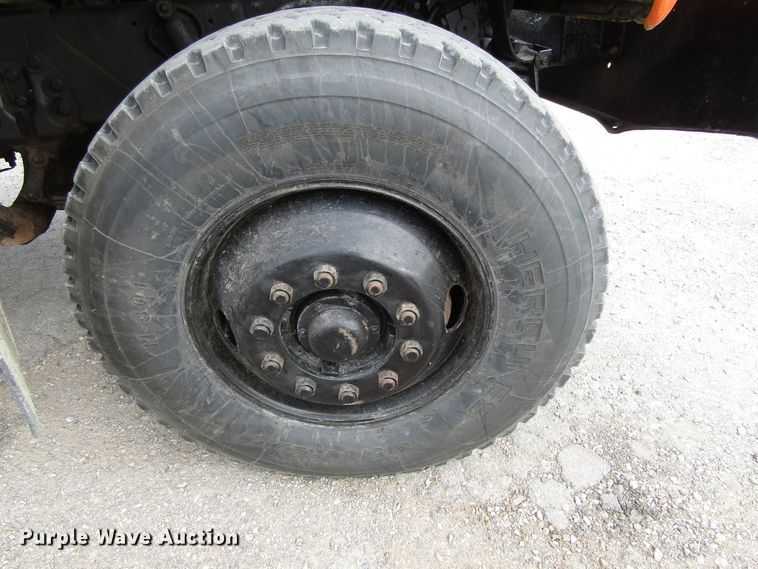 image for item GQ9190 1994 Ford LT9000  dump truck