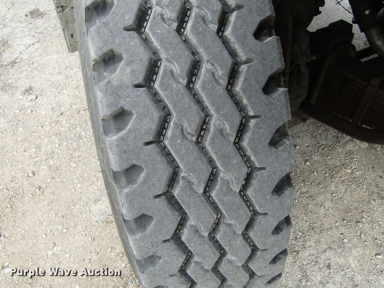 image for item GQ9190 1994 Ford LT9000  dump truck