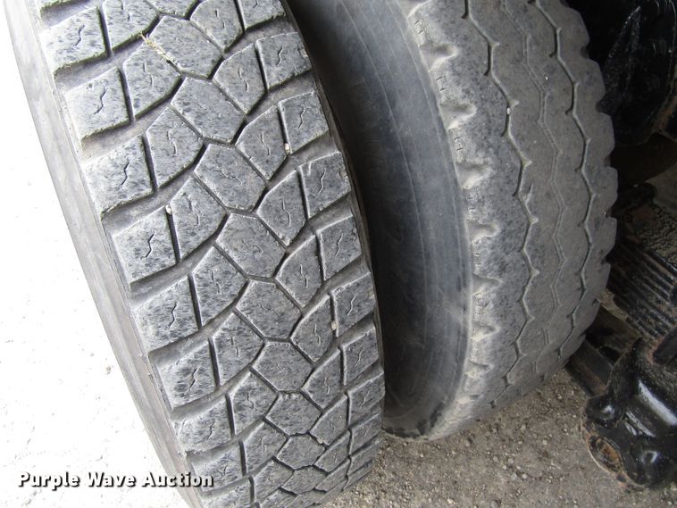 image for item GQ9190 1994 Ford LT9000  dump truck