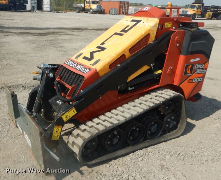 image for item GR9948 2017 Ditch Witch SK800  compact utility loader