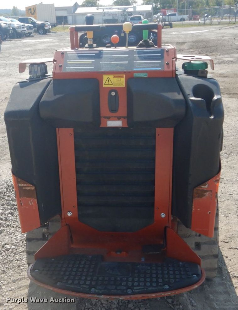 image for item GR9948 2017 Ditch Witch SK800  compact utility loader