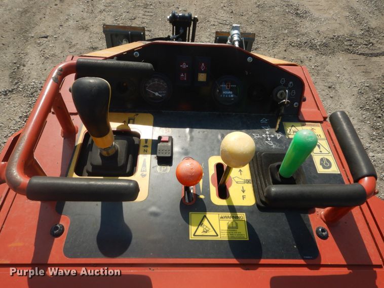 image for item GR9948 2017 Ditch Witch SK800  compact utility loader