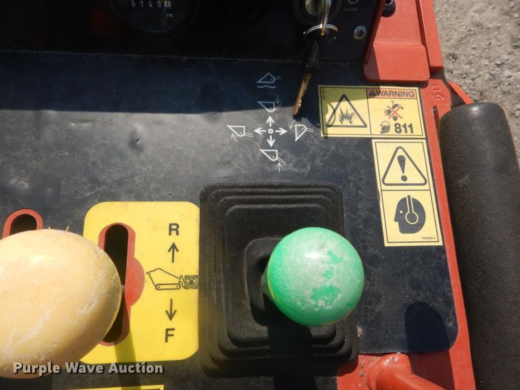 image for item GR9948 2017 Ditch Witch SK800  compact utility loader