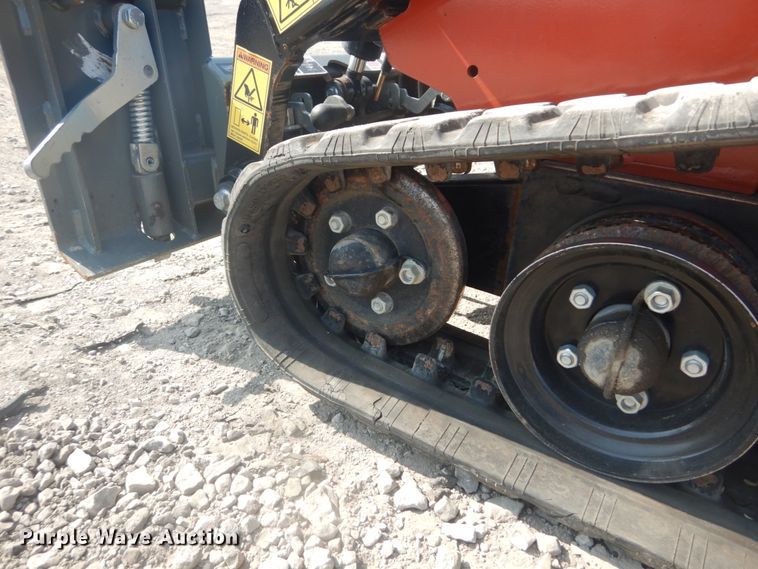 image for item GR9948 2017 Ditch Witch SK800  compact utility loader