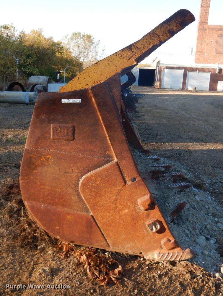 image for item HD9053 Caterpillar 146"W loader bucket