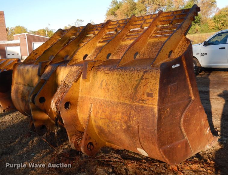 image for item HD9053 Caterpillar 146"W loader bucket