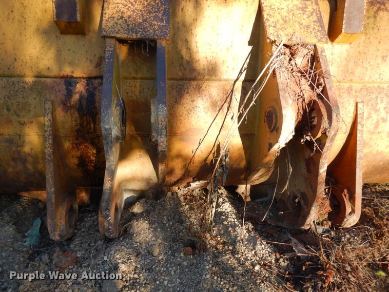 image for item HD9053 Caterpillar 146"W loader bucket