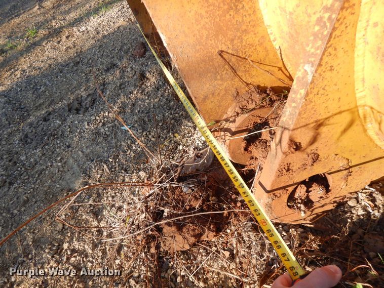 image for item HD9053 Caterpillar 146"W loader bucket