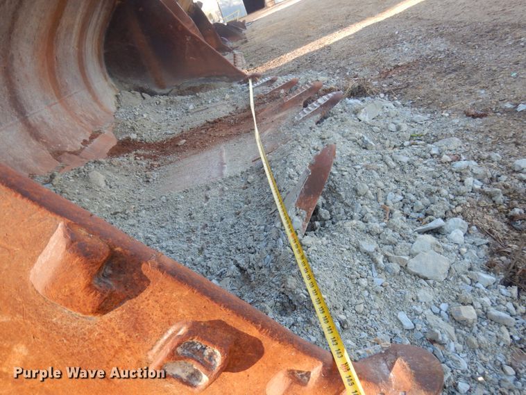 image for item HD9053 Caterpillar 146"W loader bucket