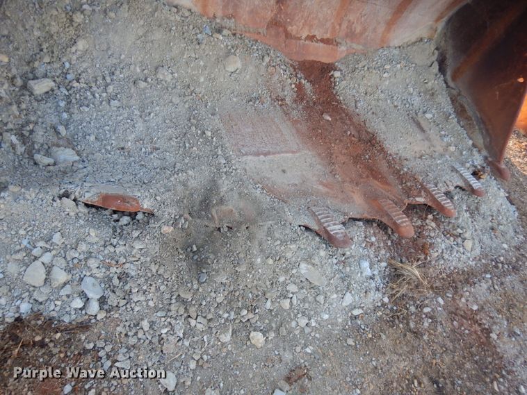 image for item HD9053 Caterpillar 146"W loader bucket