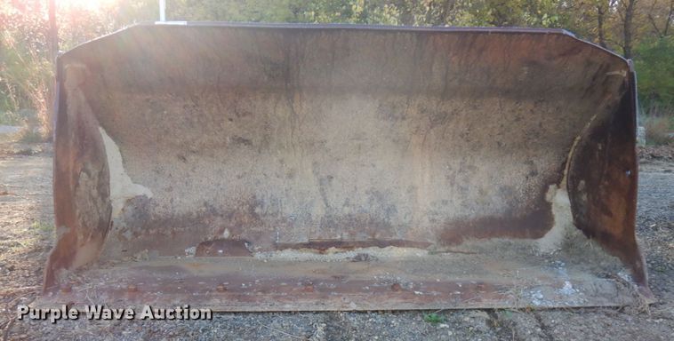 image for item HD9054 Caterpillar 116"W loader bucket