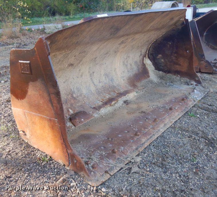 image for item HD9054 Caterpillar 116"W loader bucket