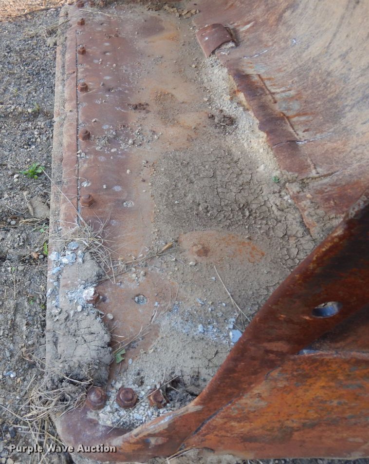 image for item HD9054 Caterpillar 116"W loader bucket