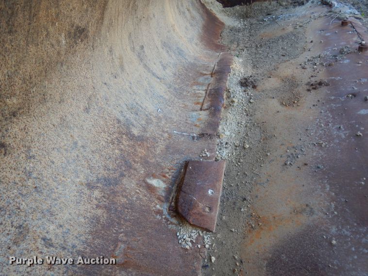 image for item HD9054 Caterpillar 116"W loader bucket