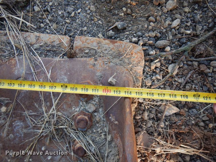 image for item HD9054 Caterpillar 116"W loader bucket