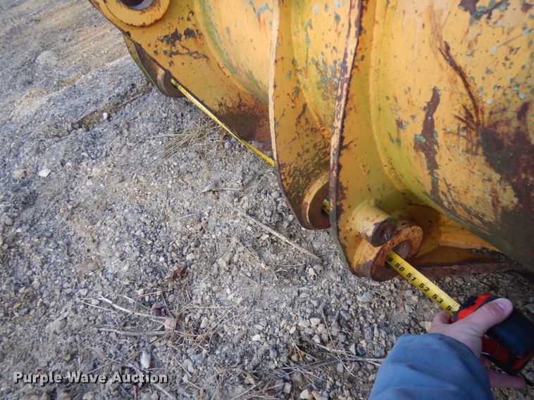 image for item HD9055 97"W loader bucket