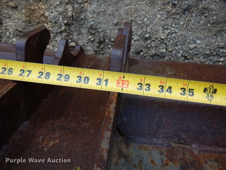 image for item HD9057 66"W bucket