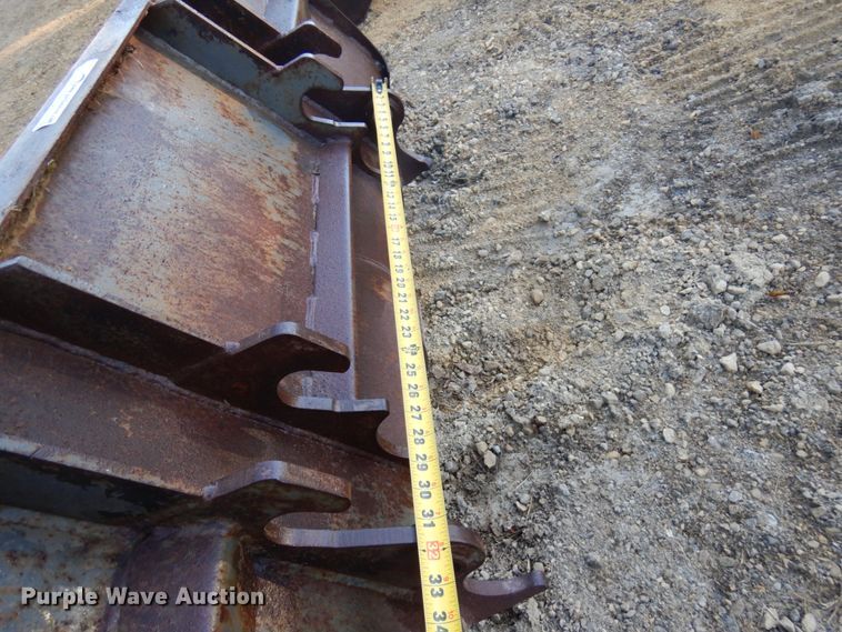 image for item HD9057 66"W bucket