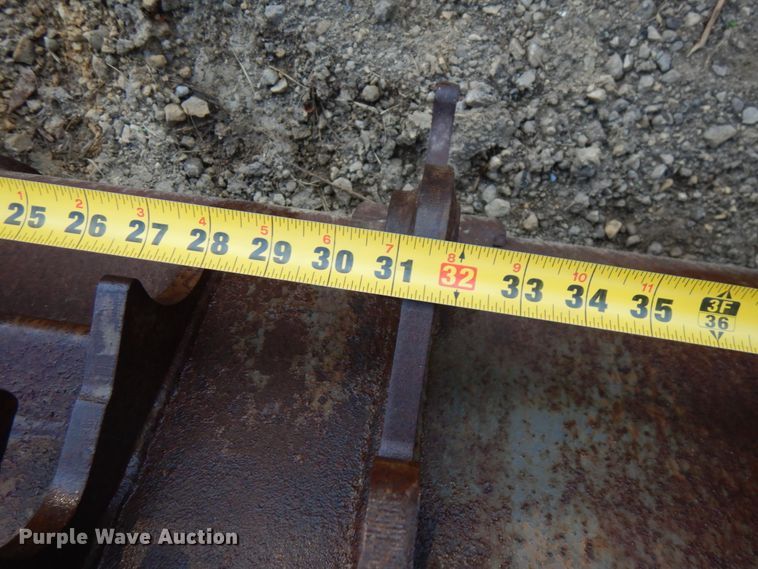 image for item HD9057 66"W bucket