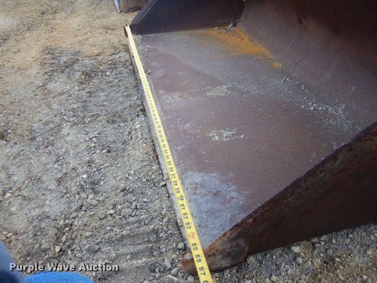 image for item HD9057 66"W bucket