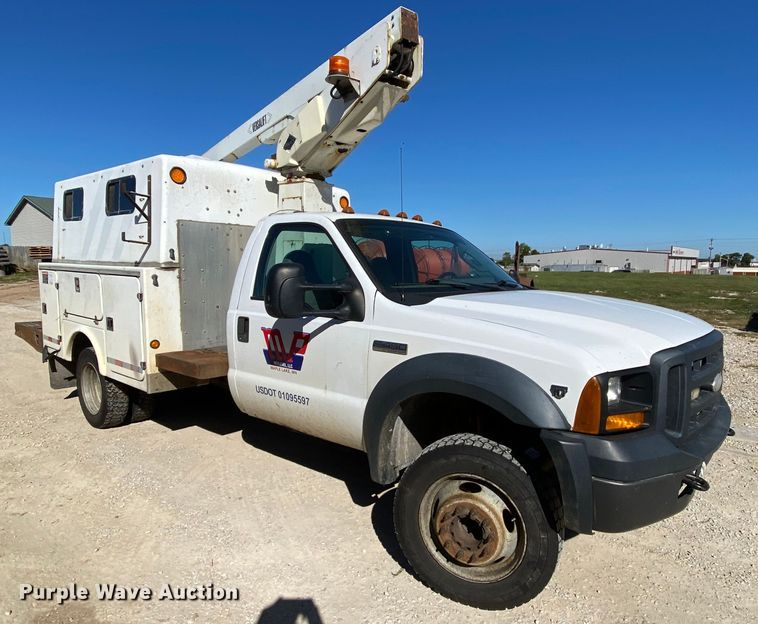 image for item HE9815 2006 Ford F450 Super Duty  bucket truck