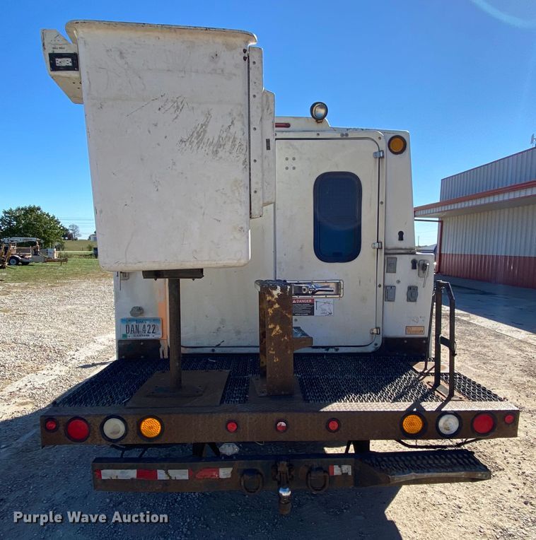 image for item HE9815 2006 Ford F450 Super Duty  bucket truck