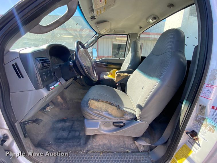 image for item HE9815 2006 Ford F450 Super Duty  bucket truck