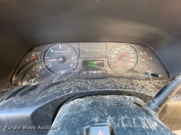 image for item HE9815 2006 Ford F450 Super Duty  bucket truck