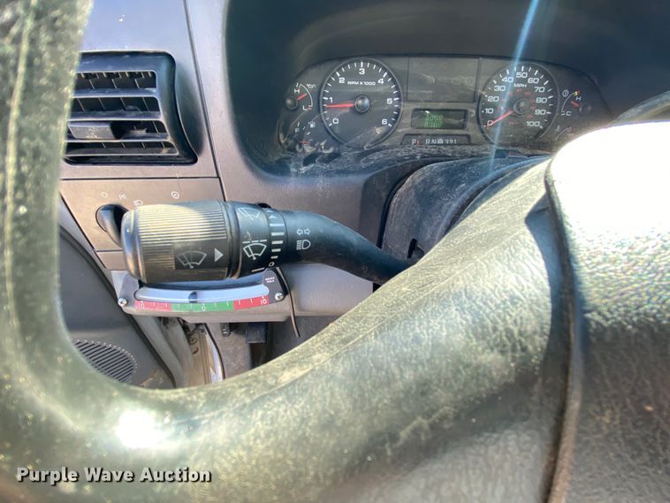 image for item HE9815 2006 Ford F450 Super Duty  bucket truck