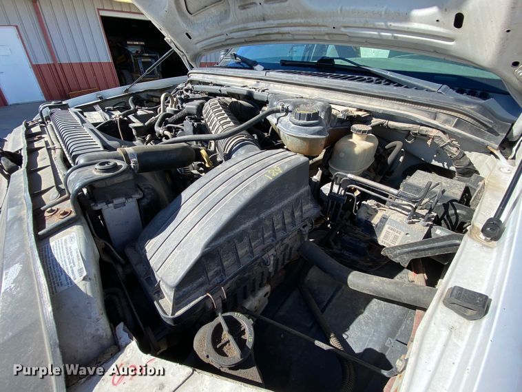 image for item HE9815 2006 Ford F450 Super Duty  bucket truck