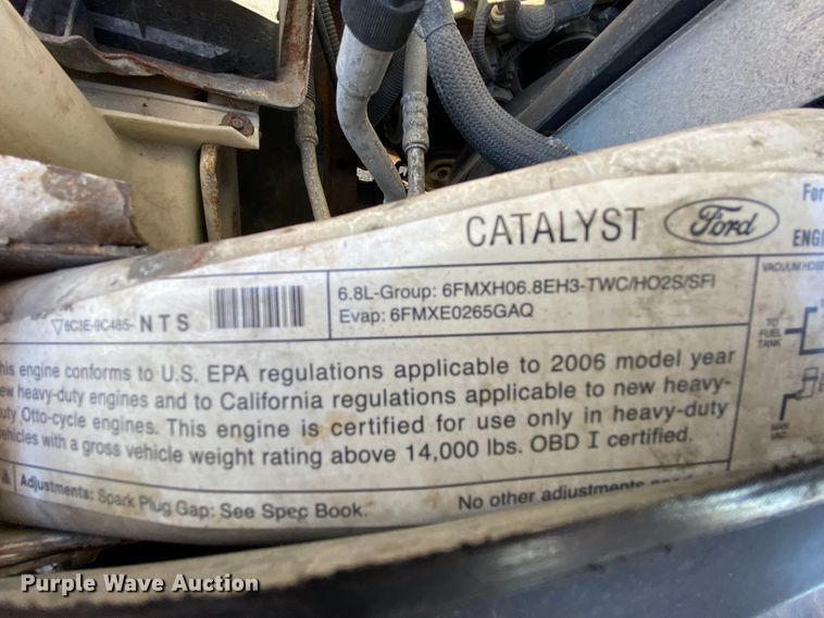 image for item HE9815 2006 Ford F450 Super Duty  bucket truck