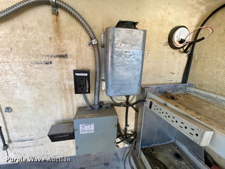 image for item HE9815 2006 Ford F450 Super Duty  bucket truck