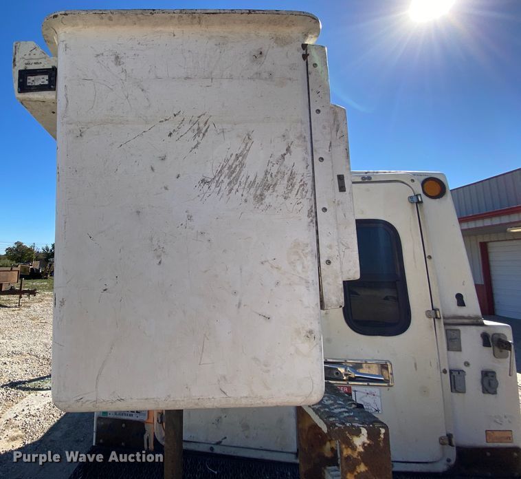 image for item HE9815 2006 Ford F450 Super Duty  bucket truck