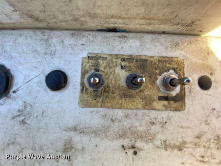 image for item HE9815 2006 Ford F450 Super Duty  bucket truck