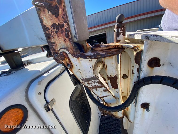 image for item HE9815 2006 Ford F450 Super Duty  bucket truck